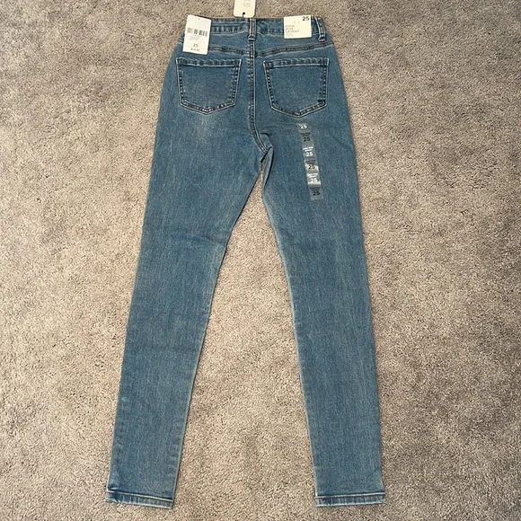Forever 21 High Rise skinny Jeans - Picture 2 of 3
